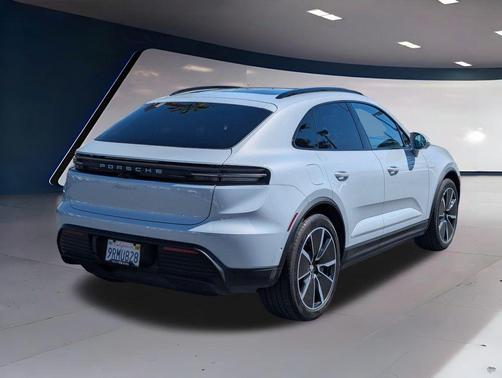 2024 Porsche Macan 4