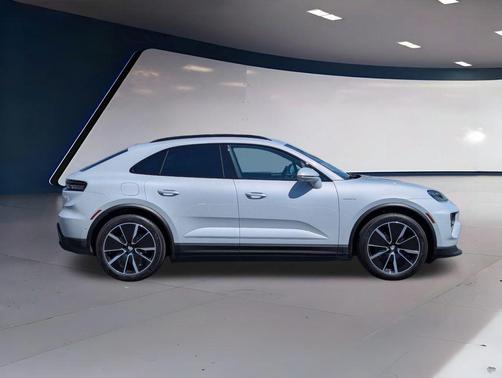 2024 Porsche Macan 4