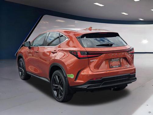 2022 Lexus NX 450h+ Luxury