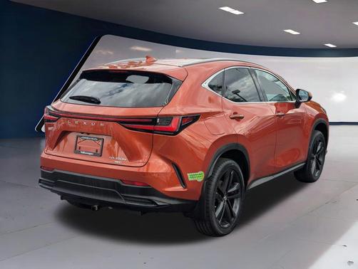 2022 Lexus NX 450h+ Luxury