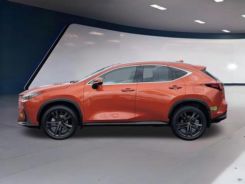 2022 Lexus NX 450h+ Luxury