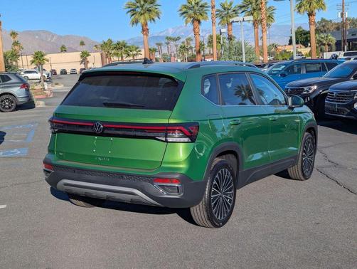 2025 Volkswagen Taos 1.5T SE