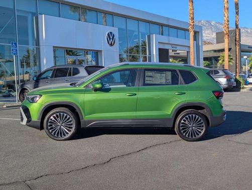 2025 Volkswagen Taos 1.5T SE