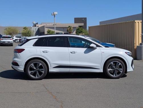 2025 Audi Q4 e-tron Premium 55 quattro