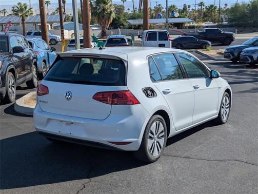 2016 Volkswagen e-Golf SE