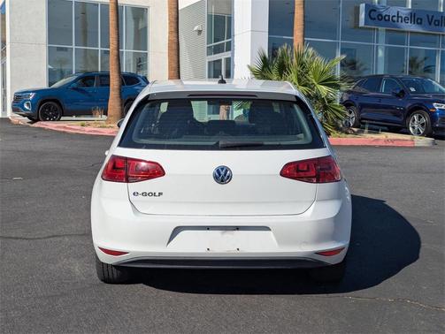 2016 Volkswagen e-Golf SE