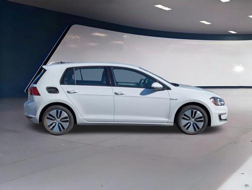 2016 Volkswagen e-Golf SE