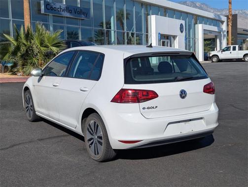 2016 Volkswagen e-Golf SE