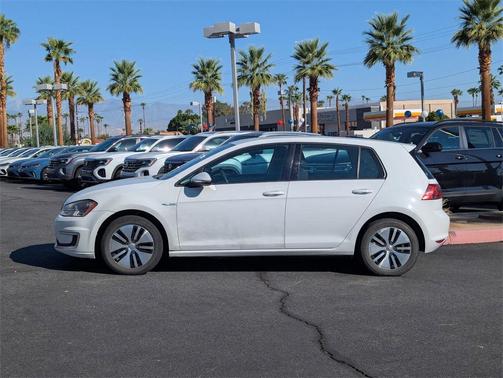 2016 Volkswagen e-Golf SE