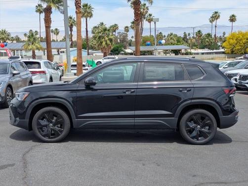 2025 Volkswagen Taos 1.5T SE Black