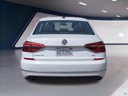 2018 Volkswagen Passat 2.0T SE