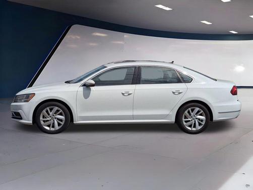 2018 Volkswagen Passat 2.0T SE