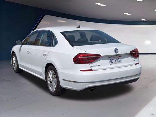 2018 Volkswagen Passat 2.0T SE