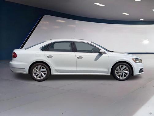 2018 Volkswagen Passat 2.0T SE