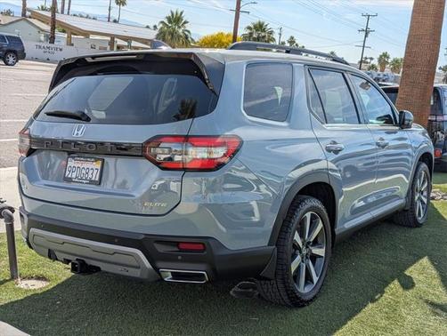 2023 Honda Pilot AWD Elite