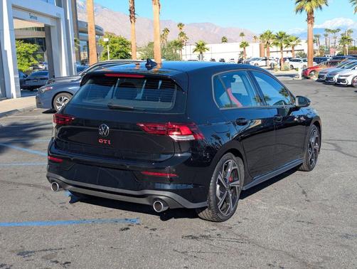 2025 Volkswagen Golf GTI 2.0T SE DSG