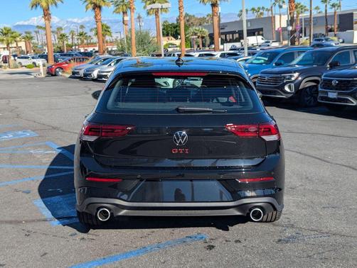 2025 Volkswagen Golf GTI 2.0T SE DSG