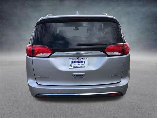 Billet Silver Metallic Clearcoat 2018 Chrysler Pacifica Limited