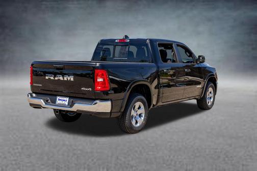 Diamond Black Crystal Pearlcoat 2026 RAM 1500 Big Horn/Lone Star