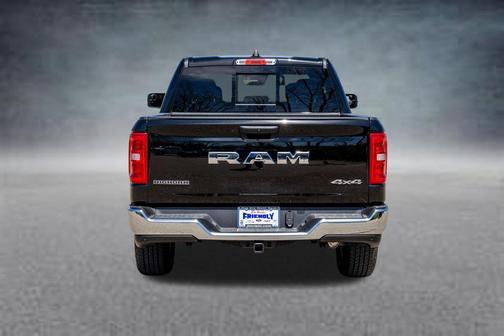 Diamond Black Crystal Pearlcoat 2026 RAM 1500 Big Horn/Lone Star