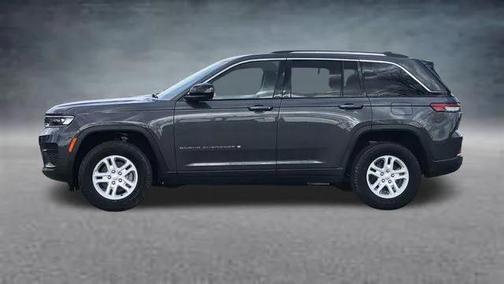 2023 Jeep Grand Cherokee Laredo 4x4