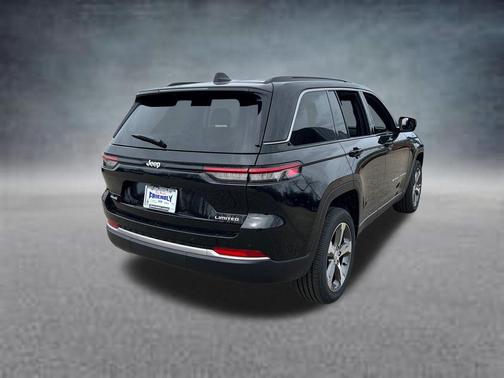 Diamond Black Crystal Pearlcoat 2026 Jeep Grand Cherokee Limited