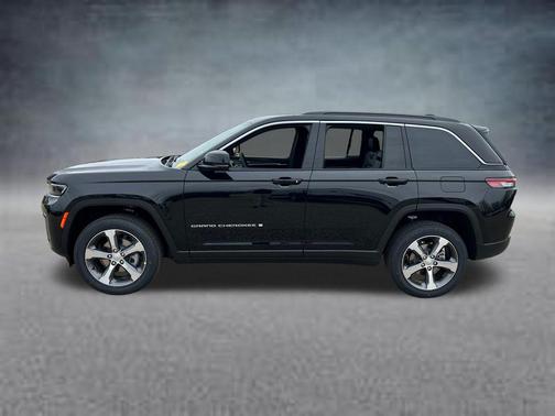 Diamond Black Crystal Pearlcoat 2026 Jeep Grand Cherokee Limited