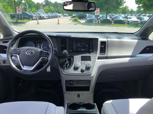 Celestial Silver Metallic 2020 Toyota Sienna LE