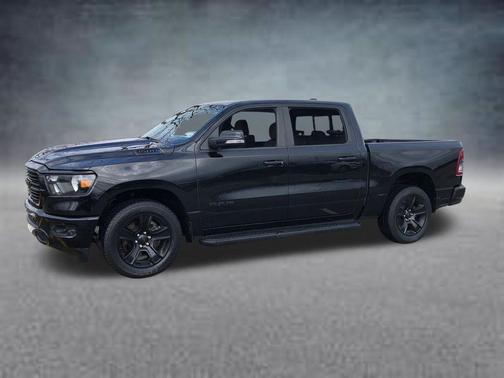 Diamond Black Crystal Pearlcoat 2021 RAM 1500 Big Horn/Lone Star