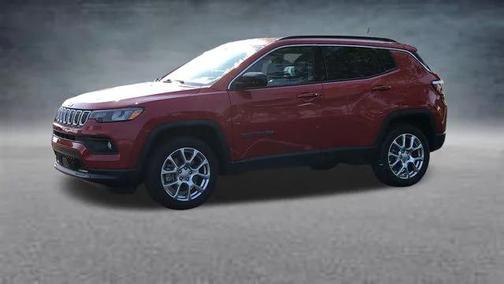 2023 Jeep Compass Latitude Lux FWD