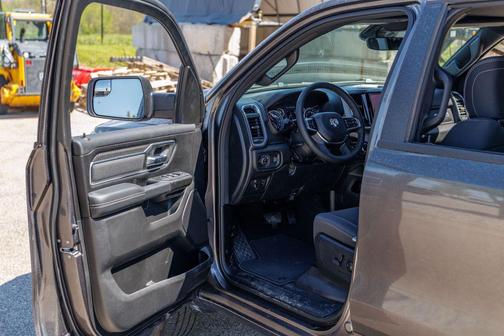 Granite Crystal Metallic Clearcoat 2026 RAM 1500 Big Horn/Lone Star