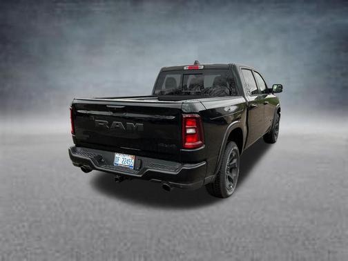 Diamond Black Crystal Pearlcoat 2026 RAM 1500 Big Horn/Lone Star