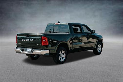 Serrano Green Metallic 2026 RAM 1500 Big Horn/Lone Star