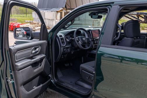 Serrano Green Metallic 2026 RAM 1500 Big Horn/Lone Star