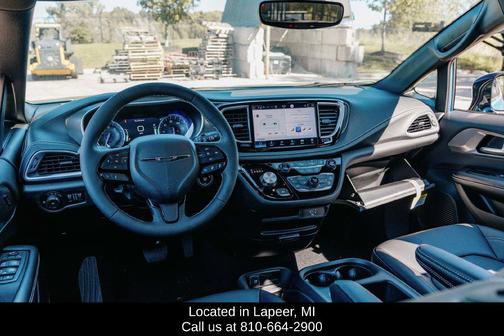 Hydro Blue Pearlcoat 2026 Chrysler Pacifica L