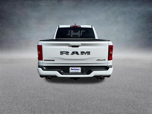 Bright White Clearcoat 2026 RAM 1500 Big Horn/Lone Star