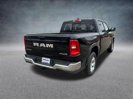 Diamond Black Crystal Pearlcoat 2026 RAM 1500 Big Horn/Lone Star