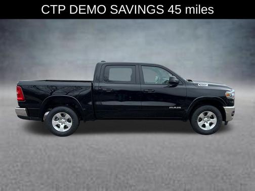Diamond Black Crystal Pearlcoat 2026 RAM 1500 Big Horn/Lone Star