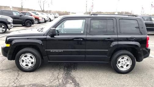 Photo 5 of 17 of 2014 Jeep Patriot Sport