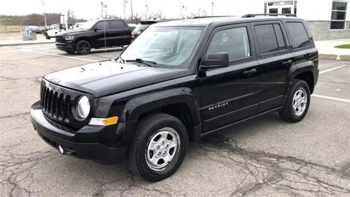 Photo 4 of 17 of 2014 Jeep Patriot Sport