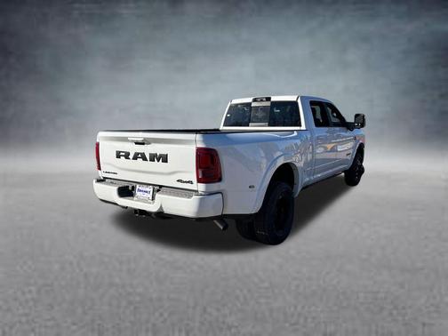 2026 RAM 3500 Limited Crew Cab 4x4 8' Box