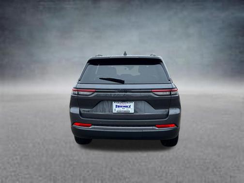 Baltic Gray Metallic Clearcoat 2026 Jeep Grand Cherokee Altitude