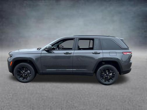 Baltic Gray Metallic Clearcoat 2026 Jeep Grand Cherokee Altitude