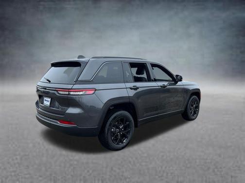 Baltic Gray Metallic Clearcoat 2026 Jeep Grand Cherokee Altitude