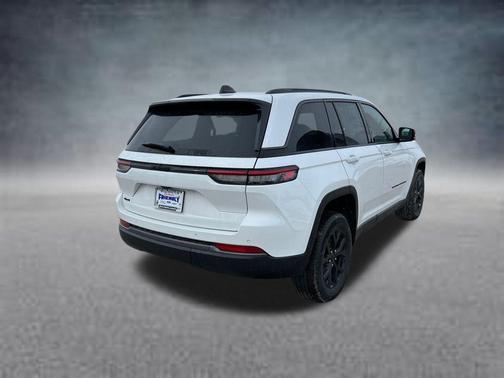 Bright White Clearcoat 2026 Jeep Grand Cherokee Altitude