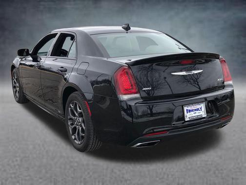 2018 Chrysler 300 S