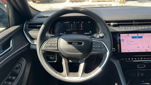 Silver Zynith 2026 Jeep Grand Cherokee Altitude