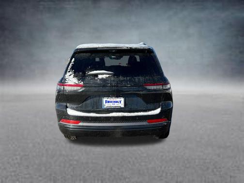 Diamond Black Crystal Pearlcoat 2026 Jeep Grand Cherokee Limited