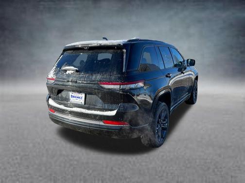 Diamond Black Crystal Pearlcoat 2026 Jeep Grand Cherokee Limited