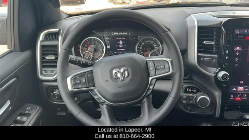 Diamond Black Crystal Pearlcoat 2026 RAM 1500 Big Horn/Lone Star